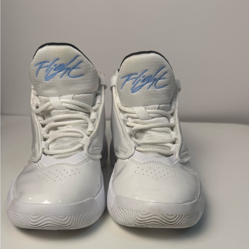 Nike Air Jordan Max Aura 4 White University & Blue DQ8404-100 (GS) Size 5